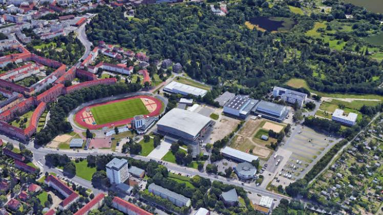 Der Sportkomplex Lambrechtsgrund mit Stadion und Kongresshalle, dahinter Laufhalle, Palmberg-Arena und Boxhalle sowie Sportgymnasium und Internat. 