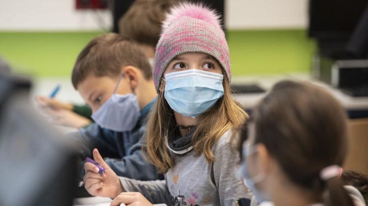 Die Rotarier wollen alle Klassen der drei Wedeler Grundschulen mit mobilen Luftreinigern inklusive Virenfiltern ausstatten. Sie hoffen, dass die Geräte noch vor Weihnachten geliefert werden. 