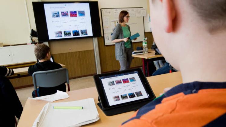 Der Digitalpakt Schule ermöglicht den Einsatz solcher Technik im Unterricht. 