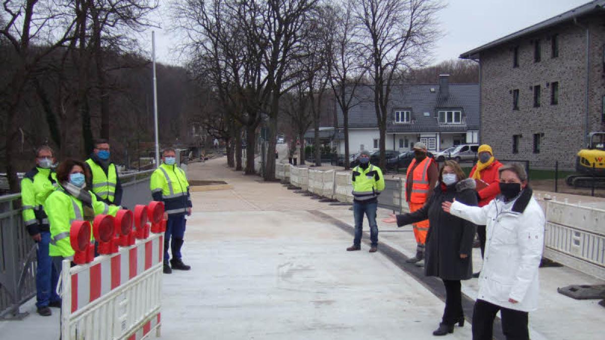 Der Rad- und Fußweg über die Schwentine-Brücke ist endlich wieder | SHZ