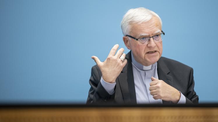 Erzbischof Heiner Koch wirbt um Verständnis wegen der Einschränkungen bei den Weihnachtsgottesdiensten.