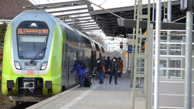 Ein- und Ausstieg in den Nahverkehr ist am Rendsburger Bahnhof auch für Menschen möglich, die in ihrer Mobilität eingeschränkt sind. 