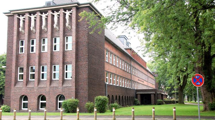 Das Hauptgebäude der  Christian-Timm-Schule zählt zu den herausragenden Beispielen des norddeutschen Backstein-Expressionismus.