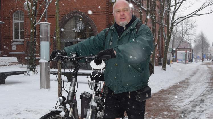 Michael Diewald (54) fühlt sich auch im Winter und bei strengem Frost in kurzen Hosen am wohlsten, Erkältungen sind ihm seit seiner Kleidungsumstellung fremd.