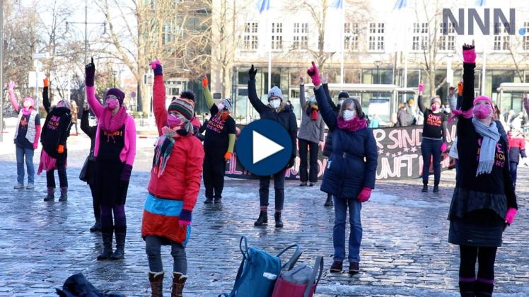 One Billion Rising – Tanzdemonstration in Rostock