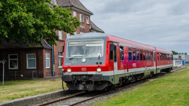 Die SPD möchte die Bahn „Hein Schönberg“ reaktivieren, um Pendlern eine Alternative zu bieten.