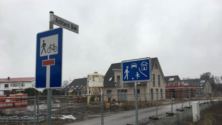 Mitten im Dorf entsteht das Neubaugebiet. Es liegt an der Straße Achtern Bek.