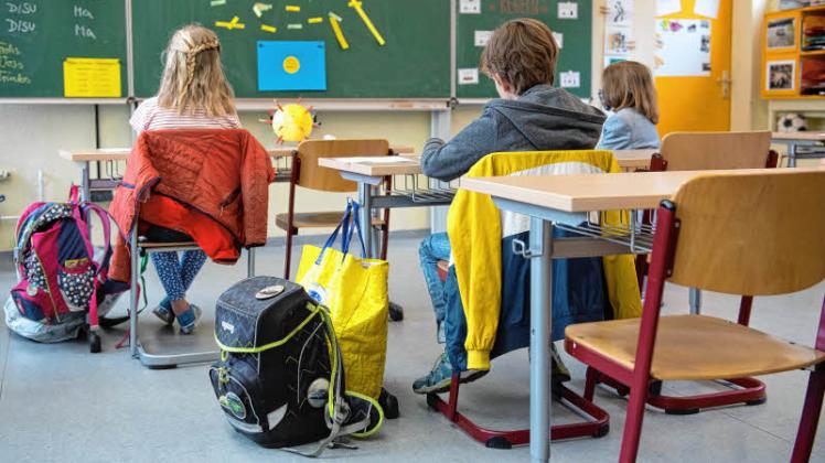 Abstandsregeln und Maskenpflicht gelten auch in den Grundschulen. 
