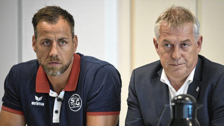 Nicht glücklich mit den EHF-Entscheidungen: SG-Trainer Maik Machulla (li.) und Geschäftsführer Dierk Schmäschke.