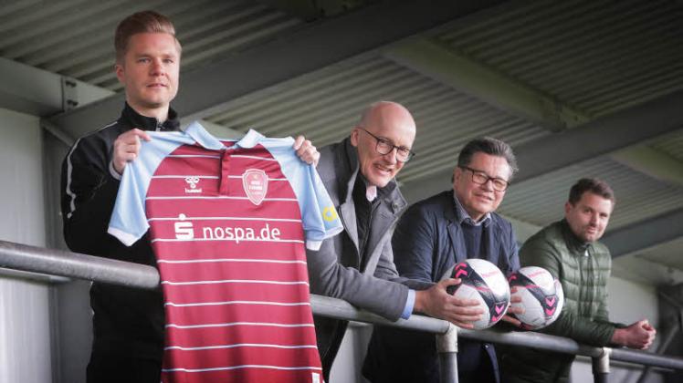 Bleiben Partner: Von links SC-Spieler Florian Meyer, Nospa-Vorstandsvorsitzender Thomas Menke, Finanz-Geschäftsführer Harald Uhr und Sport-Geschäftsführer Christian Jürgensen. 