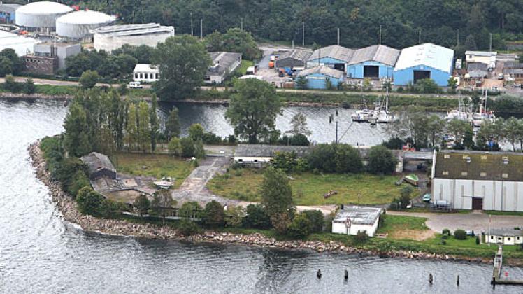 Die Ankündigung, am Flensburger Harniskai Flugboote bauen zu wollen, blieb bis heute unerfüllt. Foto: Staudt