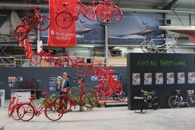 Große Teile der Sammlung des Deutschen Fahrrad Museums in Bad Brückenau werden für drei Monate in Flensburg ausgestellt.