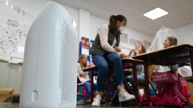 Luftfilter in Brandenburgs Schulen lassen offenbar weiterhin auf sich warten. 