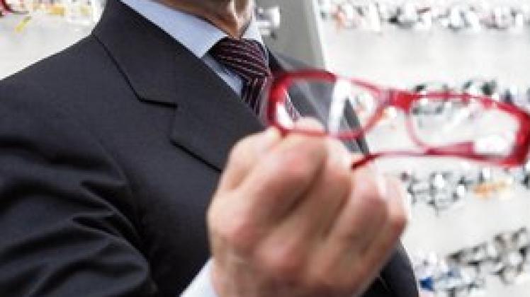 Mit einer neuen Firma probt Günther Fielmann (73) die Zukunft der Optikerbranche.  Foto: dpa