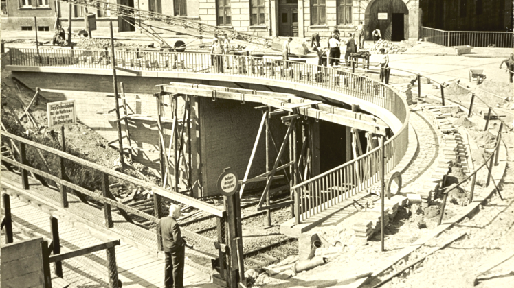 Bauarbeiten an der Wallstraßenbrücke im Jahr 1959 
