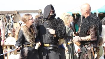 Nicht nur die Darsteller, auch die Besucher von VikingMania sind eingeladen, in Gewandung zum Event zu erscheinen.