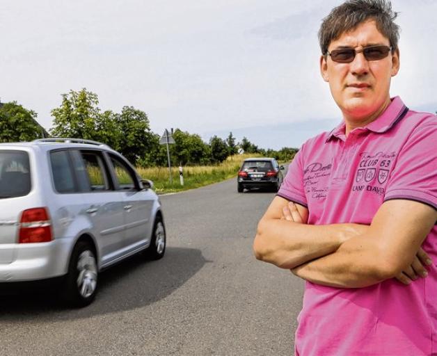 Uwe Dietz (Sünderup): Linksabbiegen verbieten, um Verkehr zu reduzieren. Fotos: geissler Uwe Dietz (Sünderup): Linksabbiegen verbieten, um Verkehr zu reduzieren. Fotos: geissler