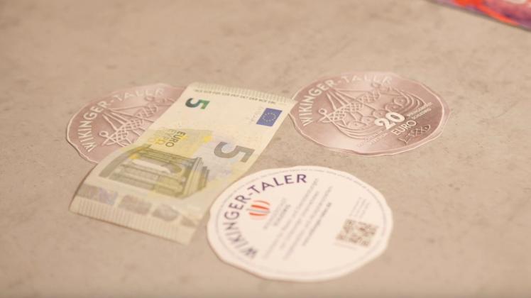 Der Wikingertaler ist die handliche Version des Stadt-Gutscheins, die man immer im Portemonnaie haben kann.