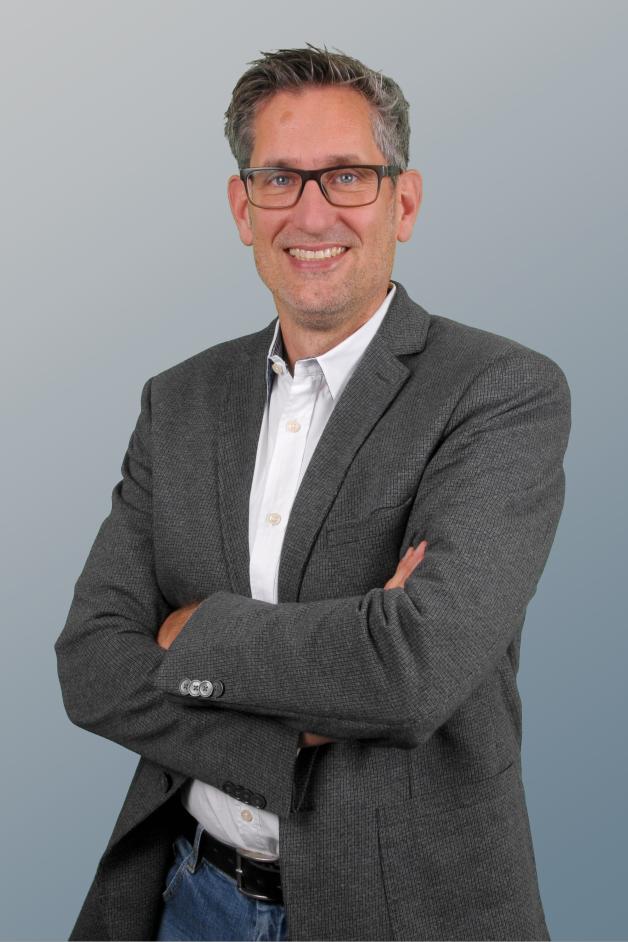 Geschäftsführer Jens Hergenröder ist als Jurist auf die Rechtsberatung im Bereich Immobilien spezialisiert.