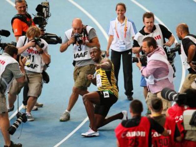  Die Fotografen drängeln sich alle um den Weltmeister. Foto: Sergei Ilnitsky 
