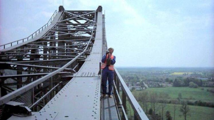Hoch oben entstand dieses Bild bei einer Wartung der Funksicherungsanlagen. Es wurde von Walter Federmann aus Rendsburg gemacht, der das Foto im Rahmen eines Leserwettbewerbs der „Schleswig-Holsteinischen Landeszeitung“ eingesandt hatte. 
