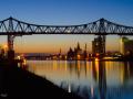 Stimmungsvoller Sonnenuntergang mit Blick auf Brücke und Rendsburger Kreishafen, aufgenommen von Leser Dennis Rathje. 