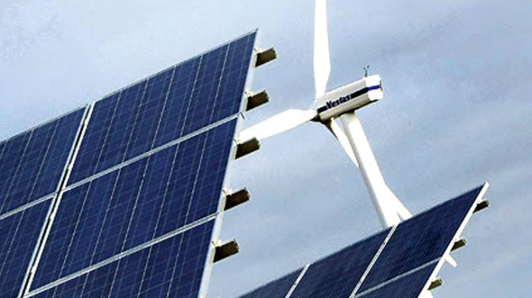 Immer mehr Energie wird mit der Kraft des Windes und der Sonne produziert – gesucht werden deshalb Speicherlösungen. 