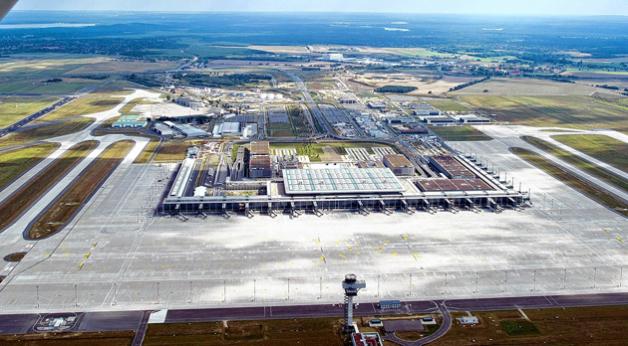 Für den Hauptstadtflughafen Berlin Brandenburg muss ein neuer Eröffnungstermin gesucht werden.  dpa