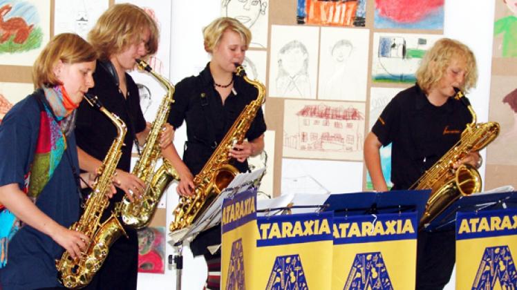 Aus dem Kulturleben der Stadt kaum wegzudenken: Die jungen Künstler von Ataraxia - hier das  Saxofon-Quartett -  stehen vor einer ungewissen Zukunft, wenn die Stadtvertreter den Kürzungsplänen zustimmen.Reinhard Klawitter