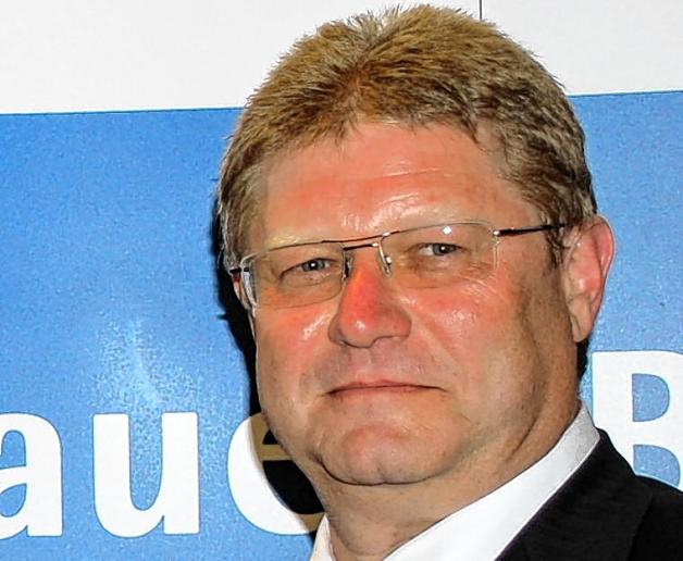 Wieder mehr Zeit für seine Familie und sein Unternehmen will sich der bisherige Präsident Präsident der IHK, Wolfgang Hering (54), nehmen.NNN Wieder mehr Zeit für seine Familie und sein Unternehmen will sich der bisherige Präsident Präsident der IHK, Wolfgang Hering (54), nehmen.NNN