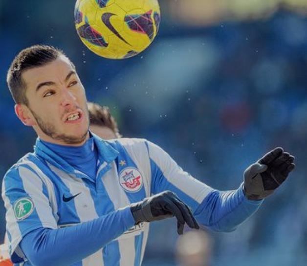 Stürmer Sargis Adamyan bekam ein Sonderlob von Trainer Marc Fascher: "Er ist ein absoluter Teamplayer, was in unserer Situation wichtig ist." Wahrscheinlich wird der Armenier auch am Sonnabend in Osnabrück in der Start-Elf des FCH stehen. Georg Scharnweber Stürmer Sargis Adamyan bekam ein Sonderlob von Trainer Marc Fascher: "Er ist ein absoluter Teamplayer, was in unserer Situation wichtig ist." Wahrscheinlich wird der Armenier auch am Sonnabend in Osnabrück in der Start-Elf des FCH stehen. Georg Scharnweber