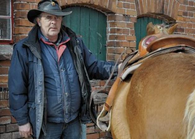 Der "Cowboy" aus Brandenburg weiß, worauf es bei einem Sattel ankommt: "Wenn der Sattel stimmt, ist das Gewicht eines Reiters völlig egal."sabrina panknin