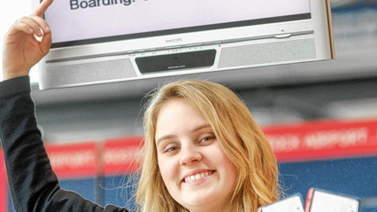Auf ihre Fluggäste freut sich Franziska Hoyme. Die 20-Jährige lernt Servicekauffrau für den Luftverkehr.Georg Scharnweber