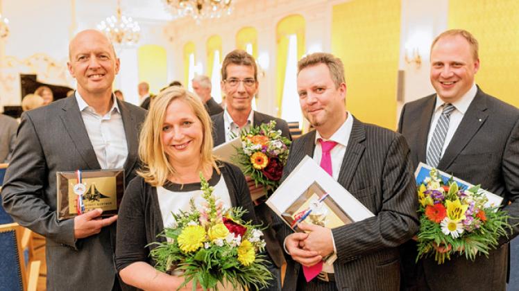 Sie sind die Unternehmer des Jahres 2012: Dr. Thomas Diestel, Birgit Schrenk, André Voß, Holger Kentzler und Thomas Blömer (v. l.)Georg Scharnweber