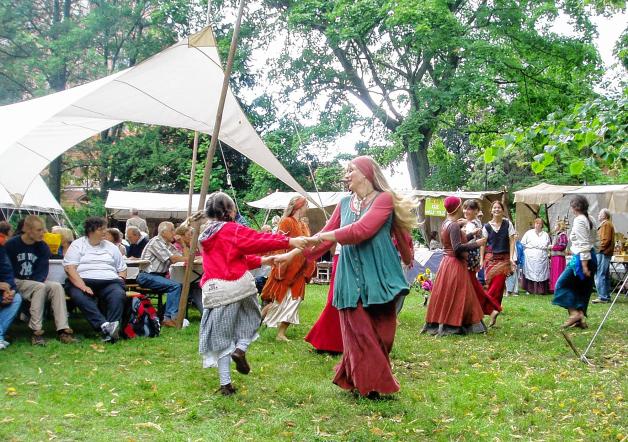 Flair und Unterhaltung bietet das Pilgerfest im Wilsnacker Goethepark. Flair und Unterhaltung bietet das Pilgerfest im Wilsnacker Goethepark.