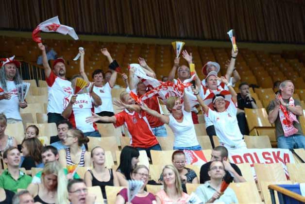 Vor allem polnische Fans sorgten in Schwerin für Stimmung. Foto: Dietmar Albrecht