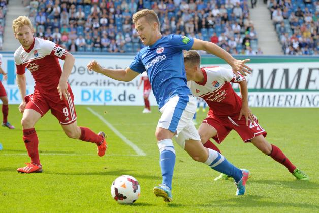 Hansa-Flügelflitzer David Blacha freut sich auf die heutige Partie beim MSV Duisburg: „Unter Flutlicht in  einem tollen Stadion, dazu vor vielen Zuschauern zu spielen, macht jedem Fußballer großen Spaß.“ Georg Scharnweber