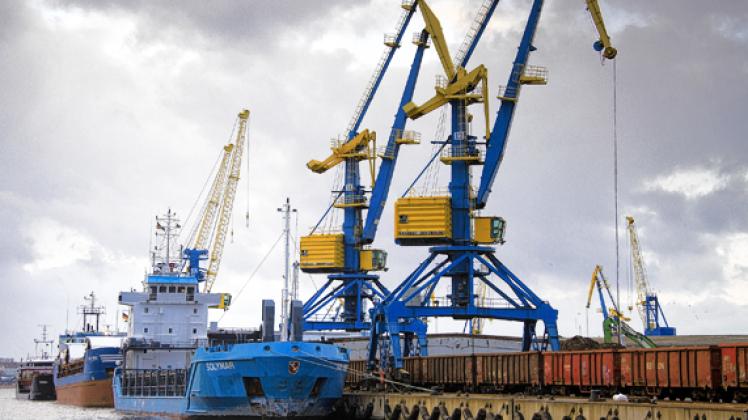 Der Hafen Wismar verbuchte 2012 ein Umsatzplus beim Güterumschlag.dpa