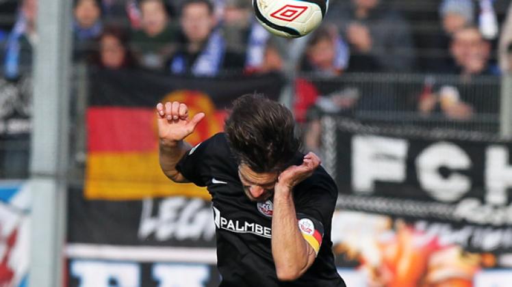 Hansa-Kapitän Sebastian Pelzer zeigte sich nach dem 0:2 bei den Stuttgarter Kickers "ratlos, leer und sehr enttäuscht". 