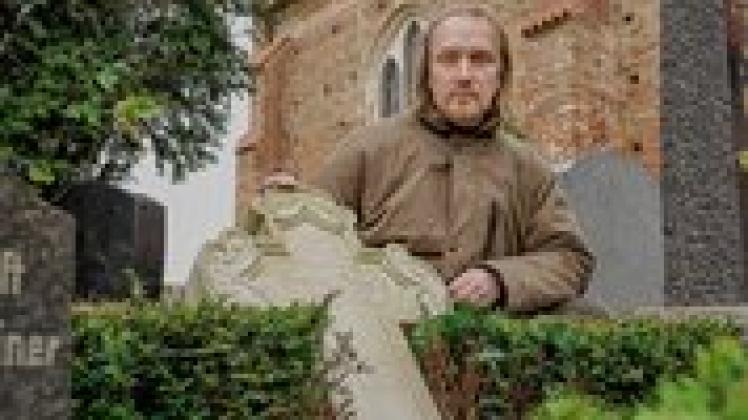 Schändung von Gräbern: Pastor Lutz Breckenfelder ist entsetzt über das sinnlose Wüten.Georg Scharnweber