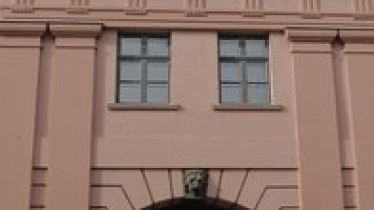 Klassizistischer Putzbau nach Entwürfen von Professor Gustav Schadelock: Das Mönchentor ist derzeit Sitz des Amts für Denkmalpflege.Kuna