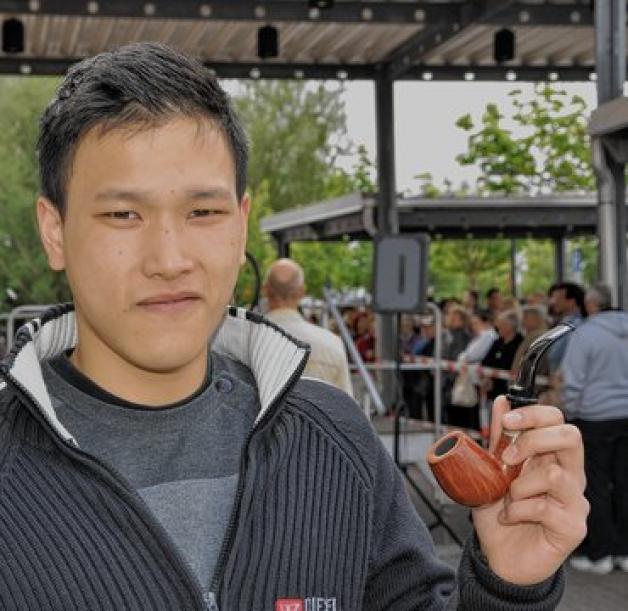Meistbietender mit zehn Euro für eine Pfeife: Tam Nguyen
