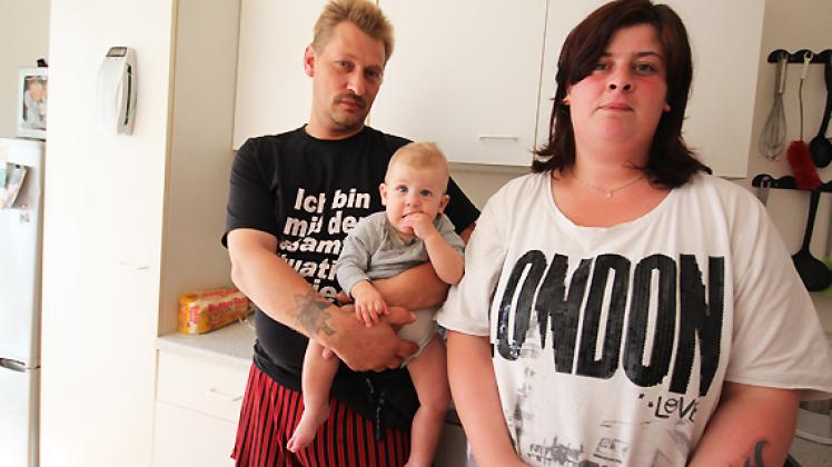 Carolin Winkler und Andreas Behnke sind sauer: Sie fürchten um die Gesundheit ihres Sohns Lenny-Andreas und ihrer Tochter. Fotos: Dana Bethkenhagen 