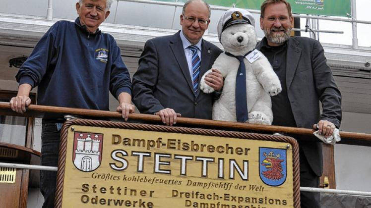 Partner für die Stadt: Kapitän Horst Matzkun, Roland Methling und Udo Nagel (v. l.) Foto:nicp