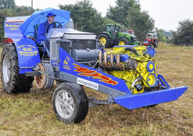 Traktor-Unikate und PS-Monster
