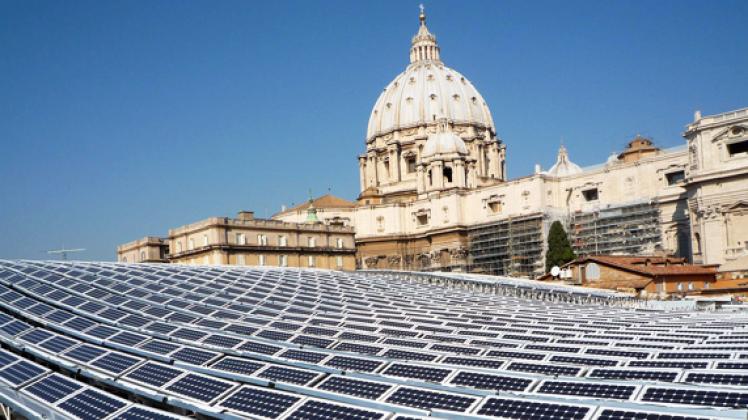 Moderne Technik im alten Rom: thermovolt hat dem Vatikan ein Sonnenkraftwerk aufs Dach gestellt. 