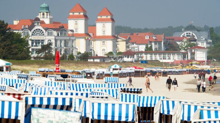 Rügen ist Deutschlands größte Insel. Die Tourismusbranche in MV erwartet zum Pfingstfest einen Ansturm von Gästen an Ostseeküste und Seenplatte. dpa