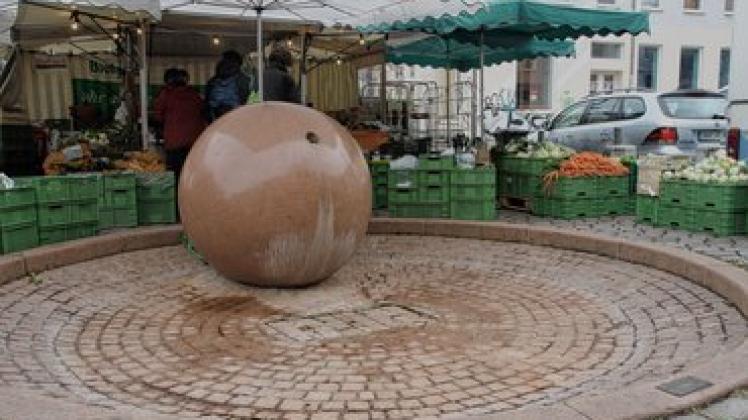 Bis Mitte Mai trocken: Der Brunnen am Margaretenplatz soll aber trotz Geldmangel wieder sprudeln.tohi