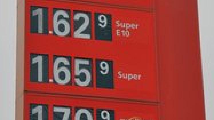 Die Benzinpreise kratzen derzeit an der 1,70-Euro-Marke pro Liter.