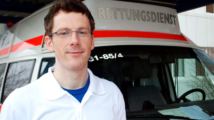 Durch umsichtiges Handeln verhinderte Dr. Tobias Rabas einen schweren Verkehrsunfall und rettete ein Menschenleben.  christian menzel